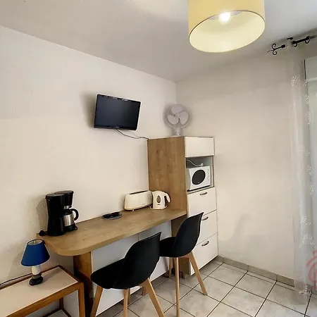 à Lamalou, 400m Du Centre, Balcon, Wifi, Animaux Bienvenus - Fr-1-451-137 Appartamento